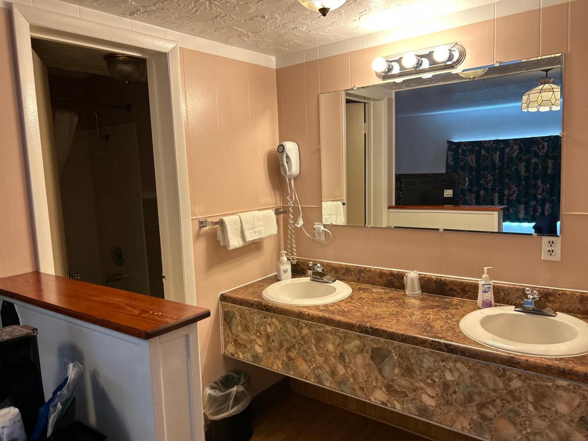 Paonia Redwood Arms Motel المظهر الخارجي الصورة